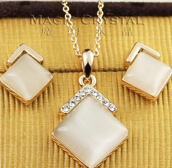 Conjunto Cymophane banhado à ouro